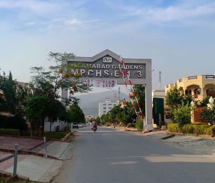 Sector E-11/1 & E-11/3 gate 1